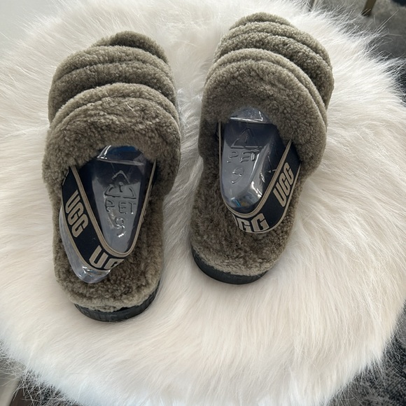 Brand new size 9 uggs - Picture 3 of 4